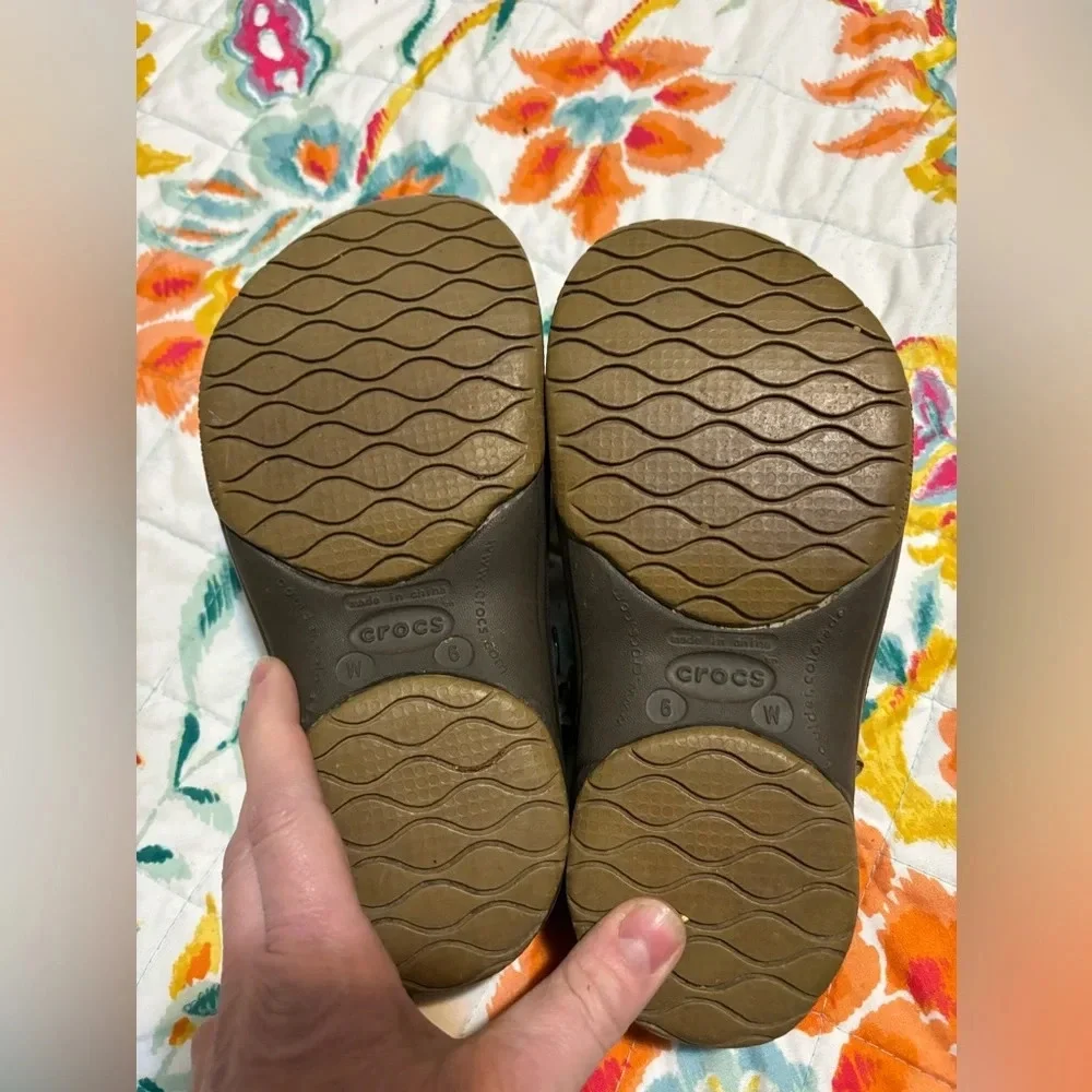 Crocs Classic Taupe All Terrain Clogs Women size 6 Slip On Hook & Loop Sandals